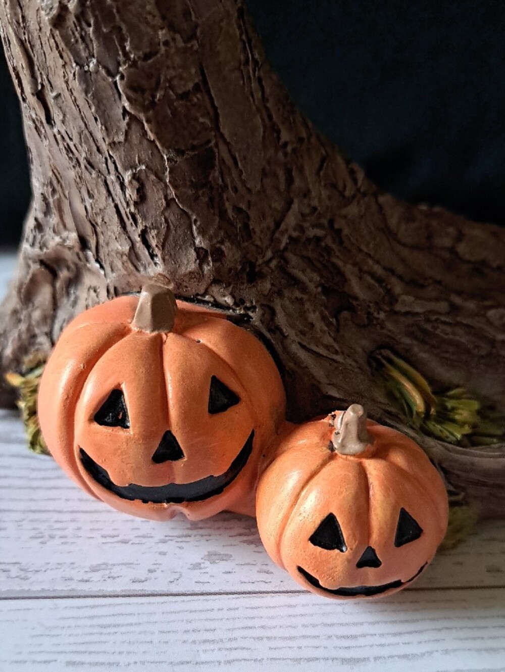Ghost on Swing with Pumpkins & Realistic Tree Shelf Sitter New Halloween Decor - Picture 4 of 6